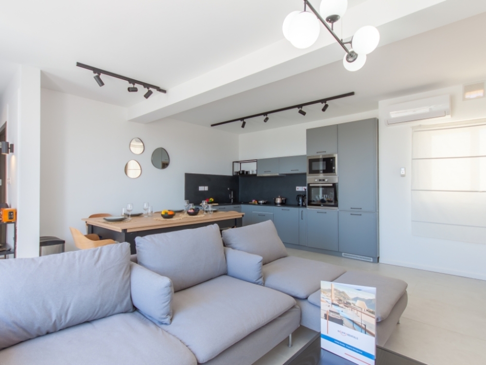 WhatsApp Image 2025-11-11 at 21.07.14 WhatsApp Image 2025-11-11 at 21.07.14